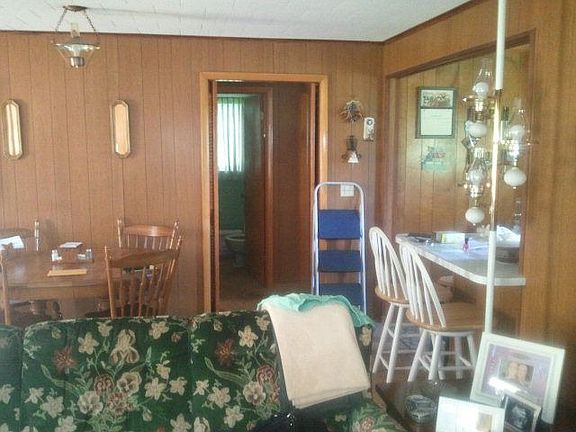 4th image of 160 Lincoln St