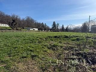 4th image of 308 Jackson St