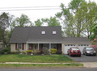 27 Abbott Rd, Somerset, NJ 08873