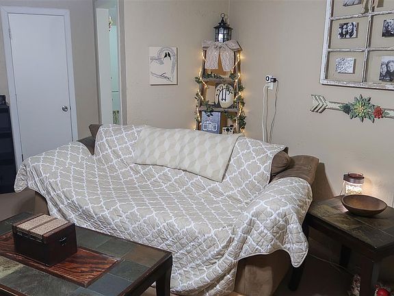 5th image of 324 Rockwood Dr