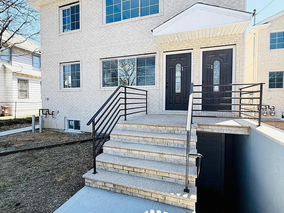 13922 Lakewood Ave #2F