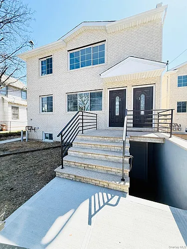 13922 Lakewood Ave #2F Photo 1 13922 Lakewood Ave #2F Photo 1