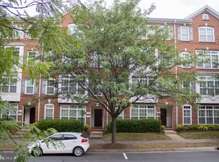 19289 Winmeade Dr, Leesburg, VA 20176