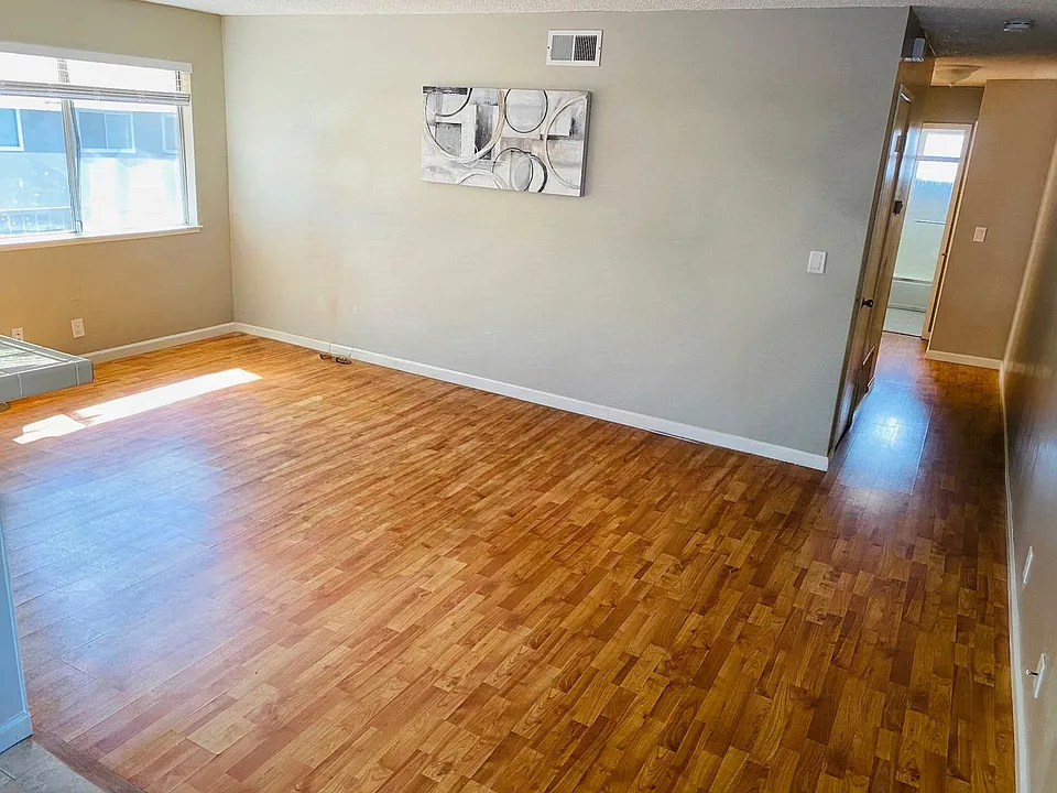 823 N Capitol Ave #4