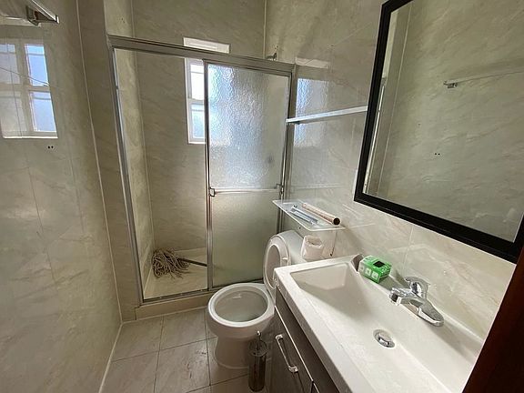 4th image of 352A Tompkins Ave #1