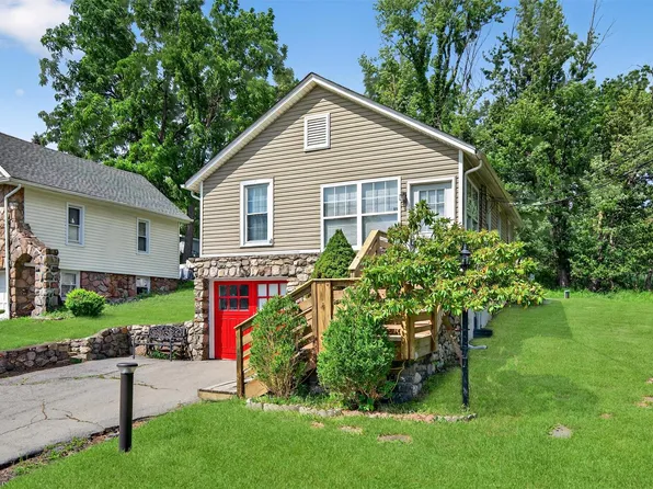 12 Lake Region Boulevard, Monroe, NY 10950