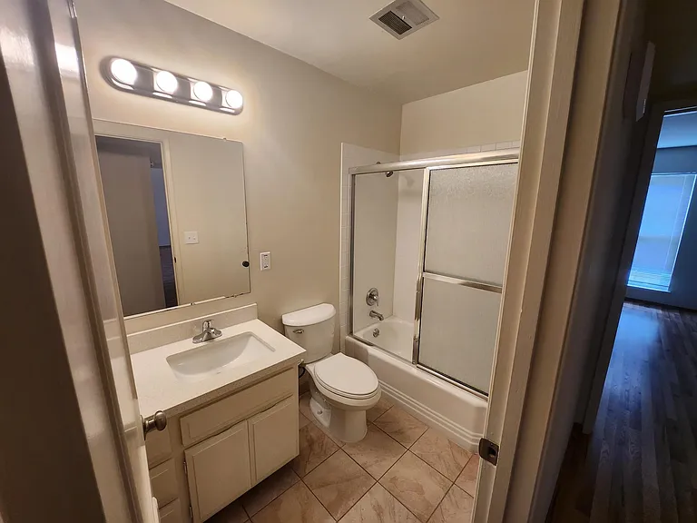 1931 California St #9 — Photo 12