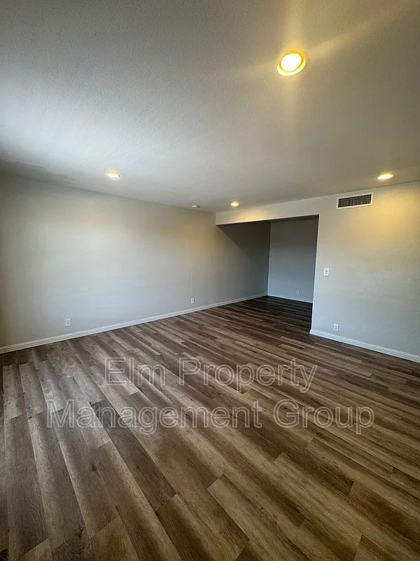 2 bed, 1.0 bath, 816 sqft, $1,150 — Photo 2