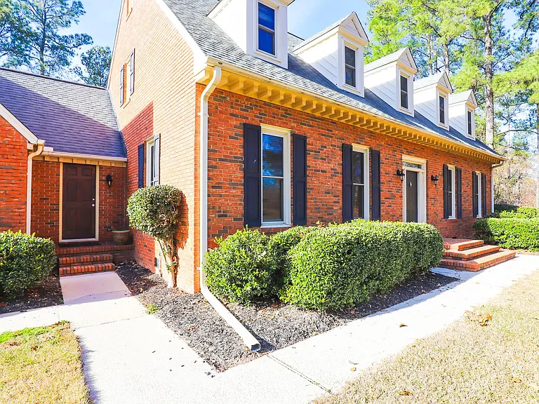 809 Houndslake Dr — Photo 41