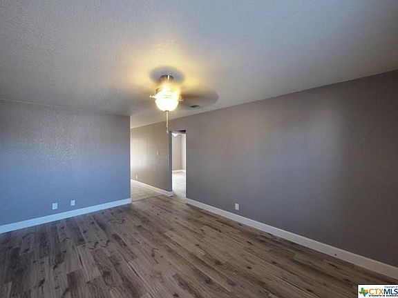 4th image of 1108 Circle M Dr