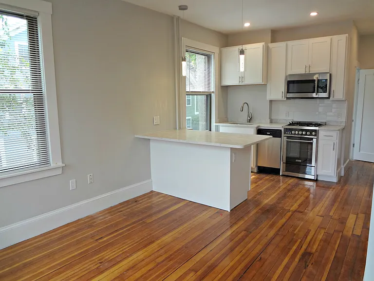 19 Seaverns Ave #2F — Photo 1