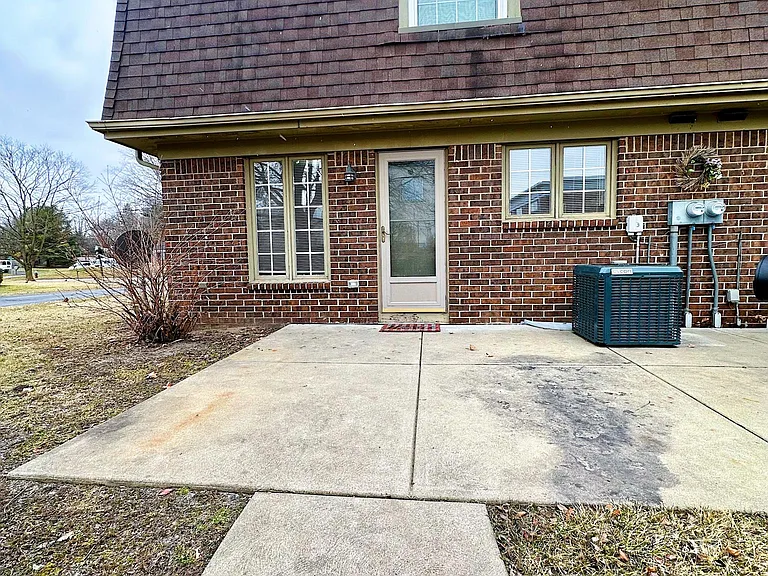 5729 Cresthaven Ln — Photo 14