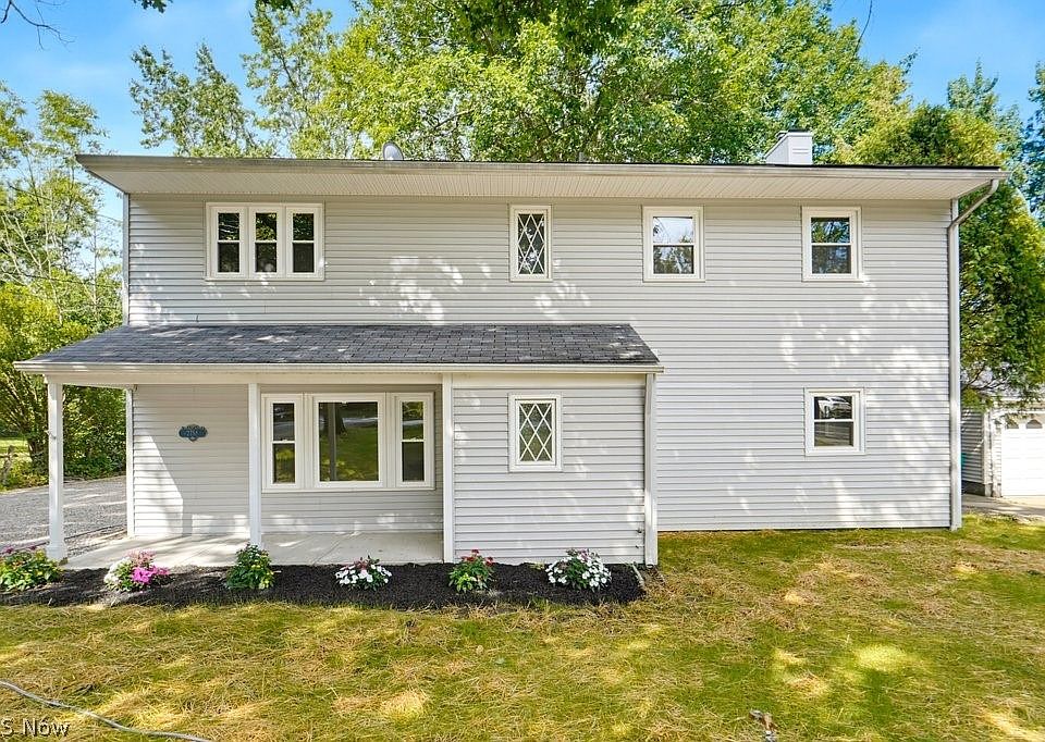 1st image of 2758 Oak St
