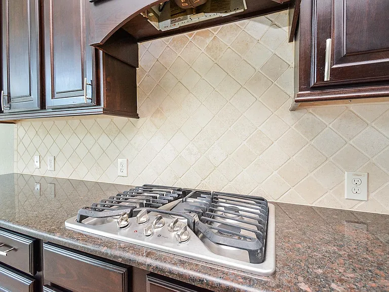 28803 Davenport Dr — Photo 20