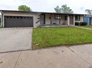 1437 Daisy Dr, Manitowoc, WI 54220