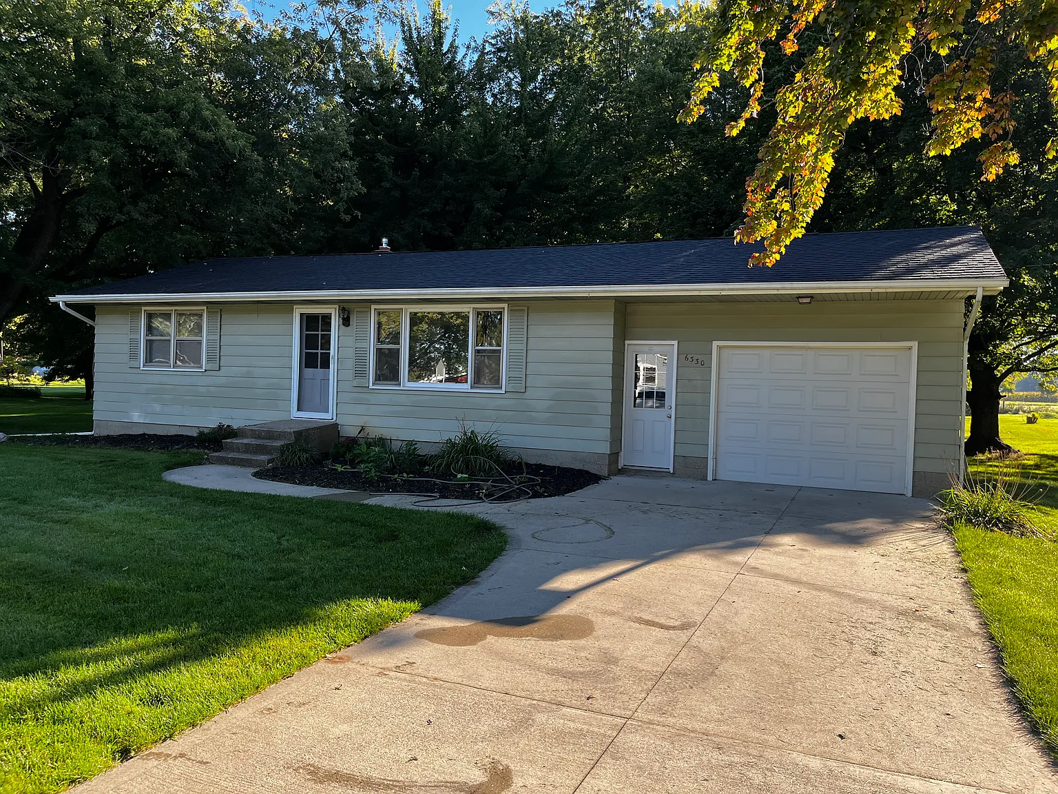 2 bed, 10 sqft, $1,748 — Photo 1