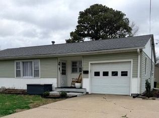 306 E High St, Marshall, MO 65340