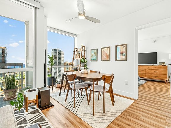 3rd image of 909 Kapiolani Blvd APT 2902
