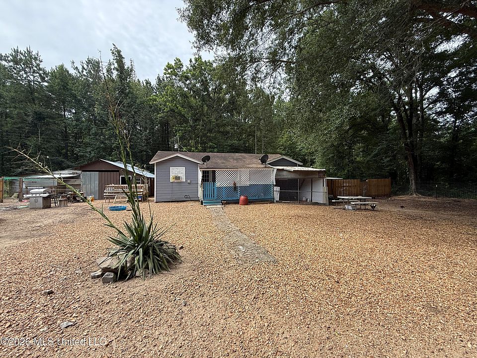 1st image of 488 Dykes Rd