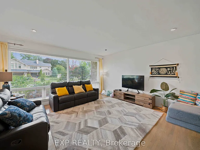 304 Roger Rd — Photo 6