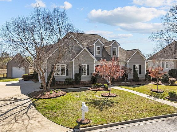 3rd image of 1501 Trafalgar Drive