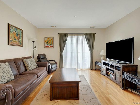 3rd image of 543 Main Street #605