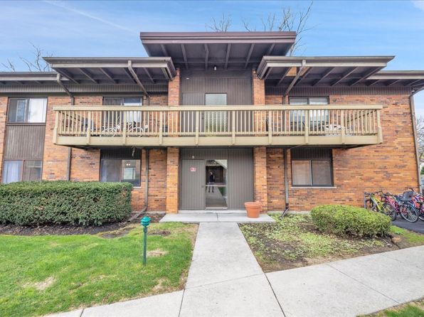481 Duane Ter APT A1, Glen Ellyn, IL 60137