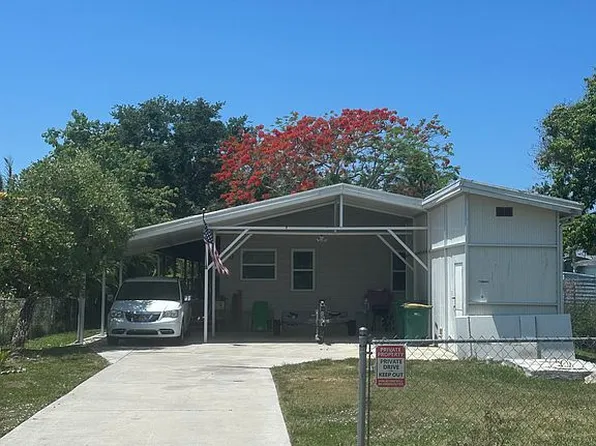 50 Henderson Dr, Naples, FL 34114
