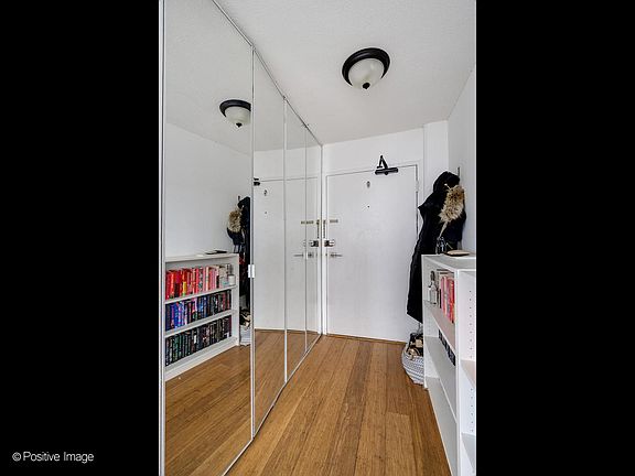 3rd image of 2740 N Pine Grove Ave APT 14F