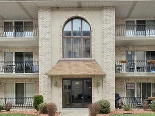 6252 S Gullikson Rd, Chicago, IL 60638