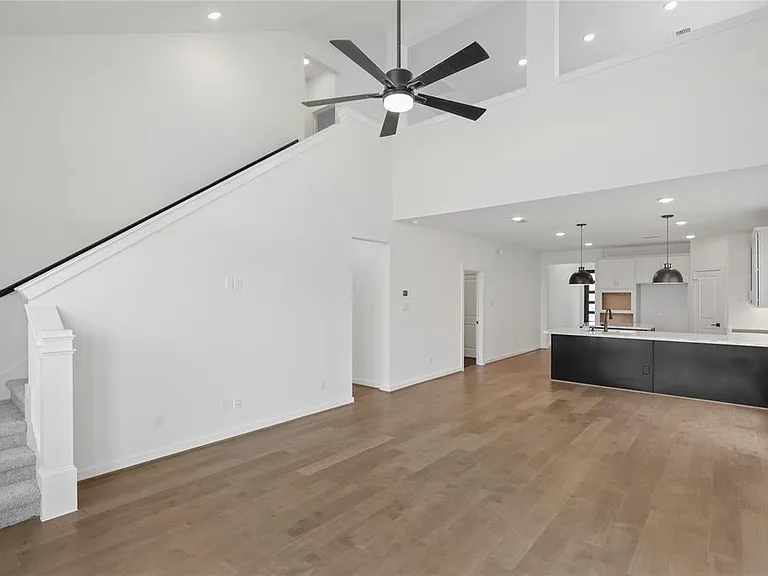 10623 Hidden Rock Dr — Photo 4