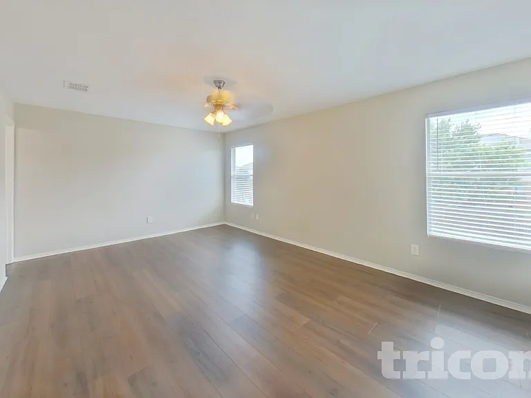 1221 Dianthus Dr — Photo 9