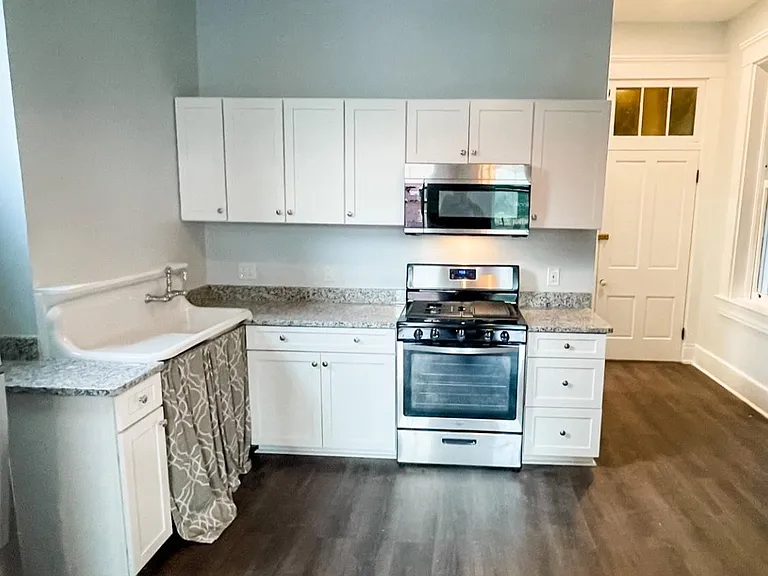 1610 Main St #3F — Photo 5