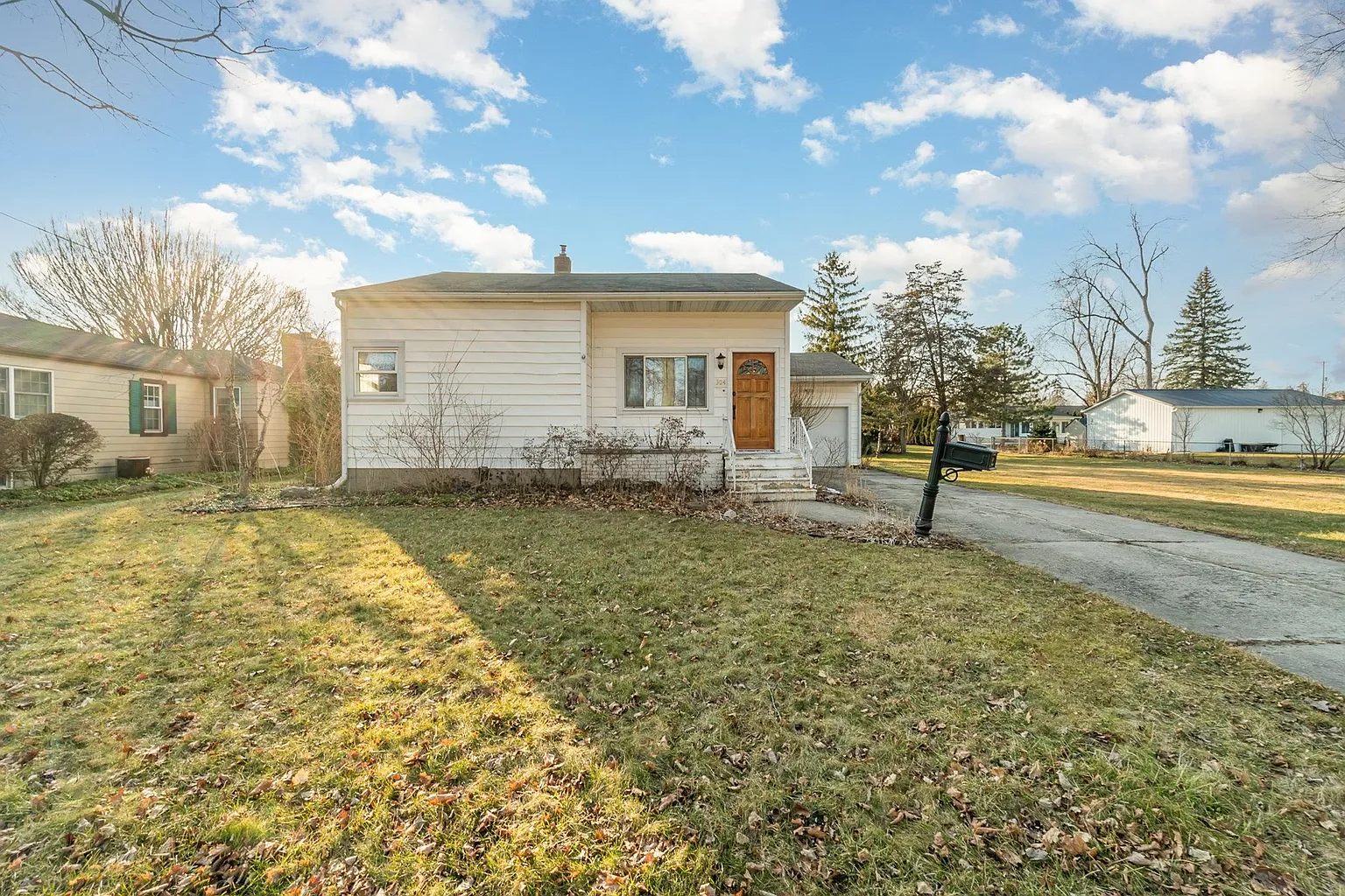 304 Pine St photo 1