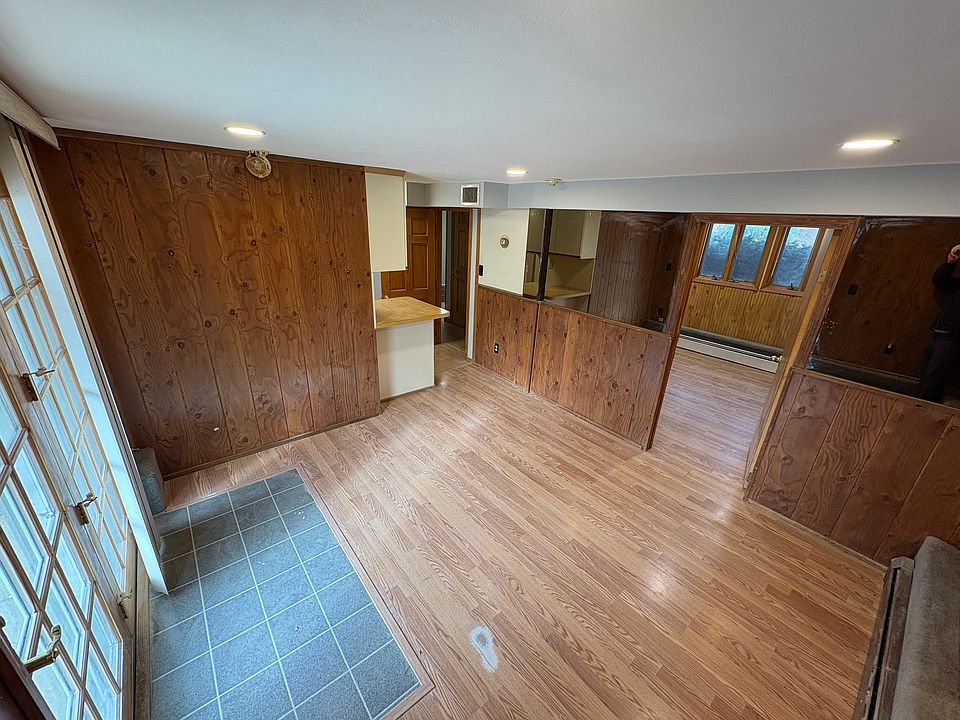 1st image of 170 Woodland Ave #1