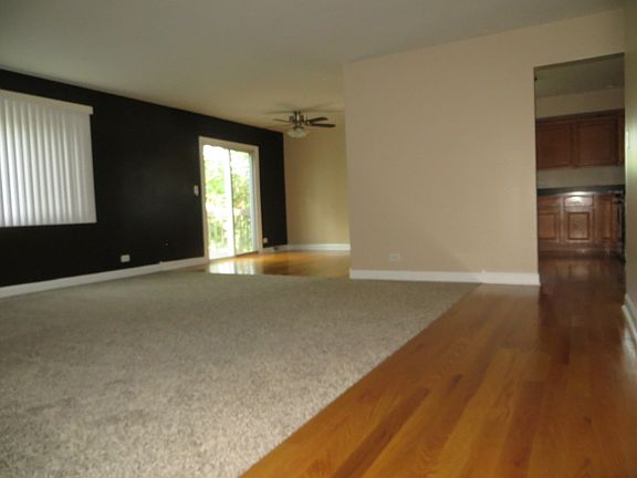 2nd image of 228 Hampshire Ln