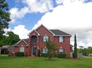 633 Walnut St, Lake Jackson, TX 77566