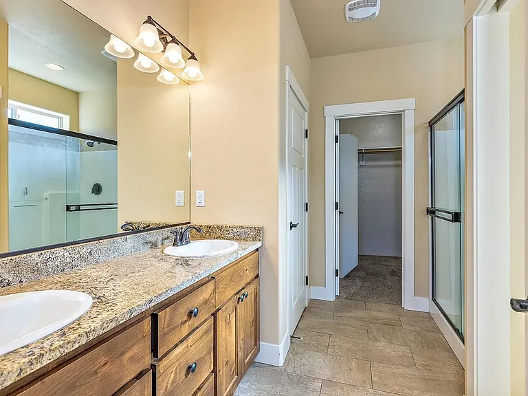 2436 Bridgewater Way — Photo 13