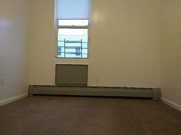 4th image of 132 Noll St #2
