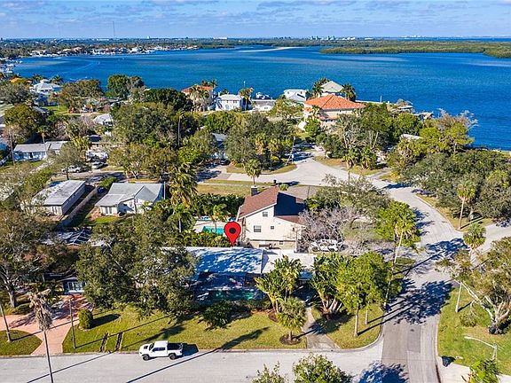 5th image of 1832 Bayou Grande Blvd NE