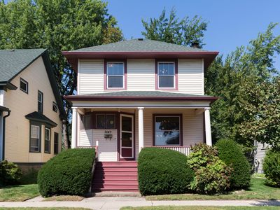 1107 Oakton St, Evanston, IL, 60202