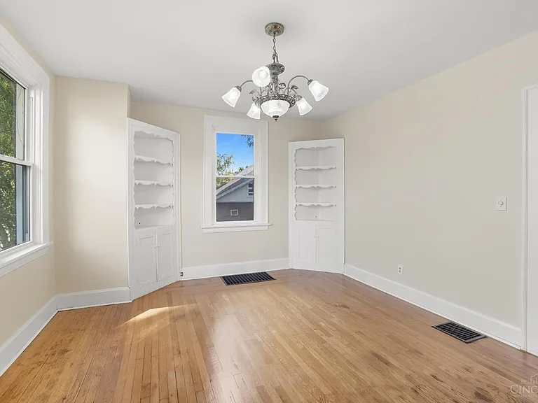 3017 Hull Ave — Photo 6
