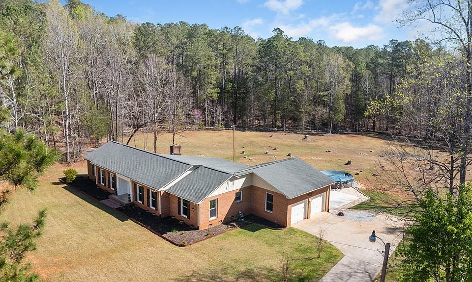 1st image of 2083 Mount Carmel Rd