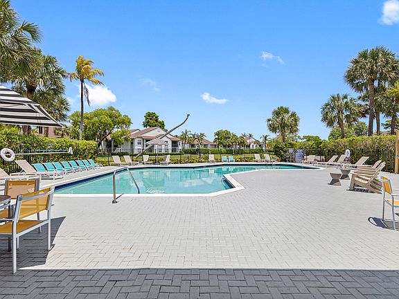 4th image of 2750 SW 73rd Way #2102