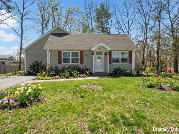 24 Holly St, Billerica, MA 01821