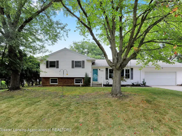 2666 Heather Dr, East Lansing, MI 48823