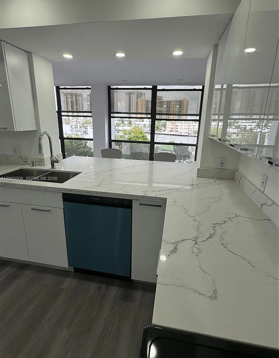 Oceanview Park Condo — Photo 4