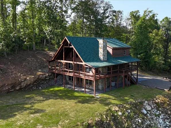 152 Hawk Pointe, Ararat, VA 24053