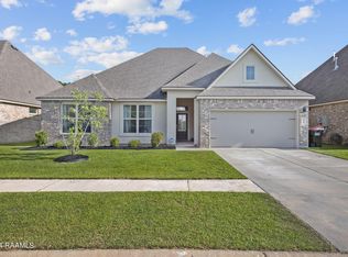 303 New Trails Ln, Lafayette, LA 70508