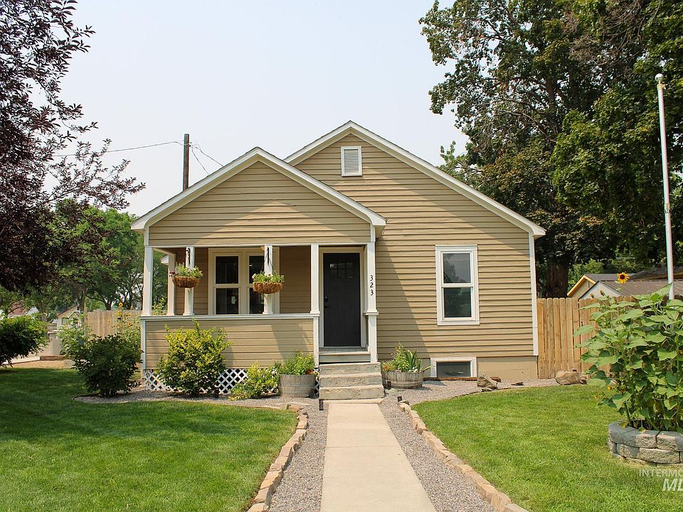 1st image of 323 22nd Ave S